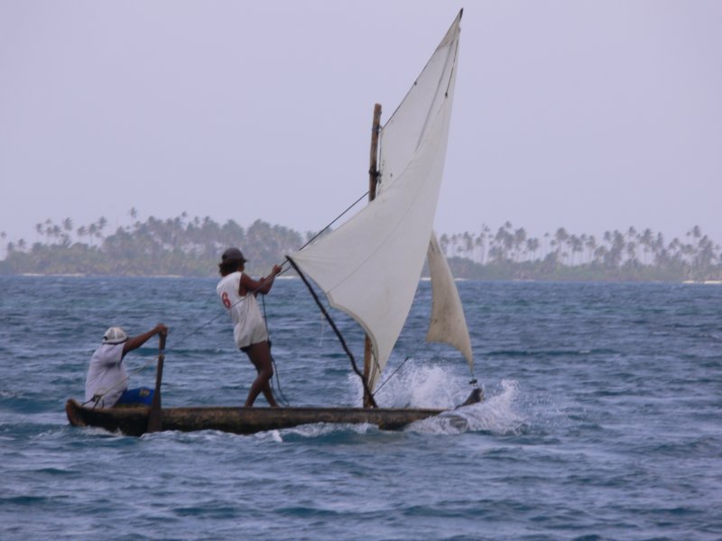 actionphotooneofthemisholdingthemast.jpg